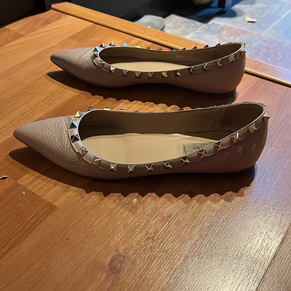 Valentino beige leather rockstud flats EU 38 (US 7 or 7.5) - Picture 6 of 10